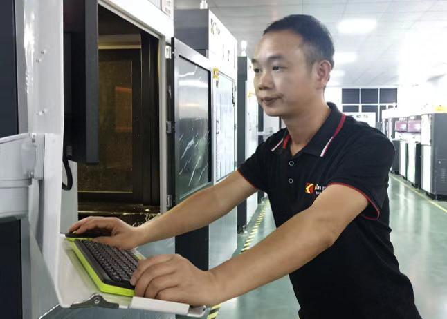 劳动最光荣丨江西杨华杰荣获“2022年湘东区最美产业工人”称号 劳动最光荣丨江西杨华杰荣获“2022年湘东区最美产业工人”称号